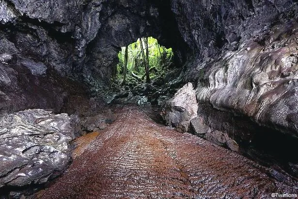 réunion outre mer tunnels de lave paysage tourisme